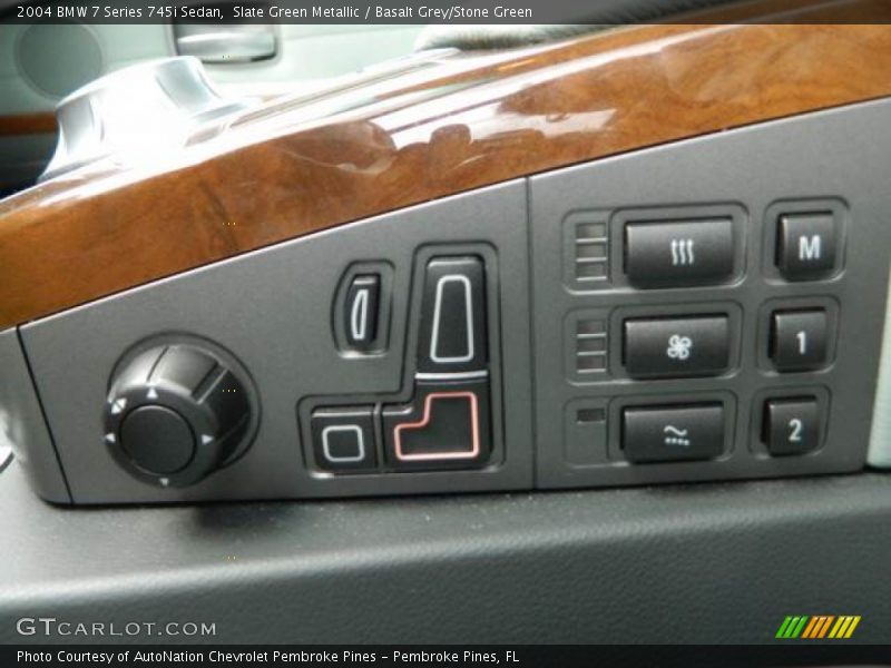 Controls of 2004 7 Series 745i Sedan