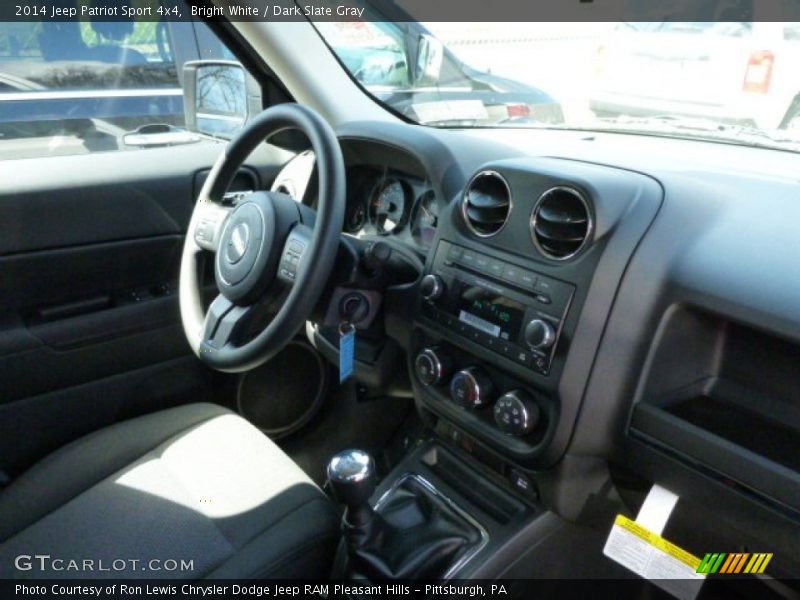 Bright White / Dark Slate Gray 2014 Jeep Patriot Sport 4x4
