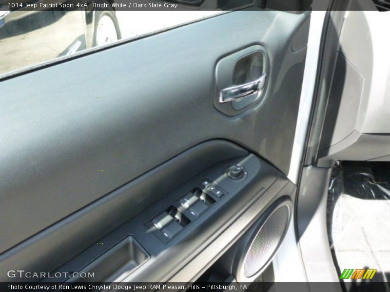 Bright White / Dark Slate Gray 2014 Jeep Patriot Sport 4x4
