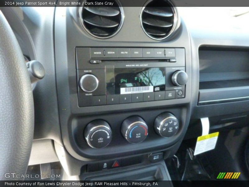 Bright White / Dark Slate Gray 2014 Jeep Patriot Sport 4x4