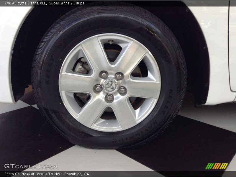 Super White / Taupe 2009 Toyota Sienna XLE