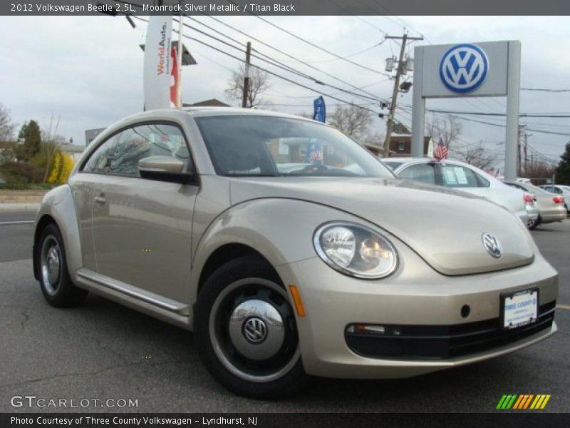 Moonrock Silver Metallic / Titan Black 2012 Volkswagen Beetle 2.5L