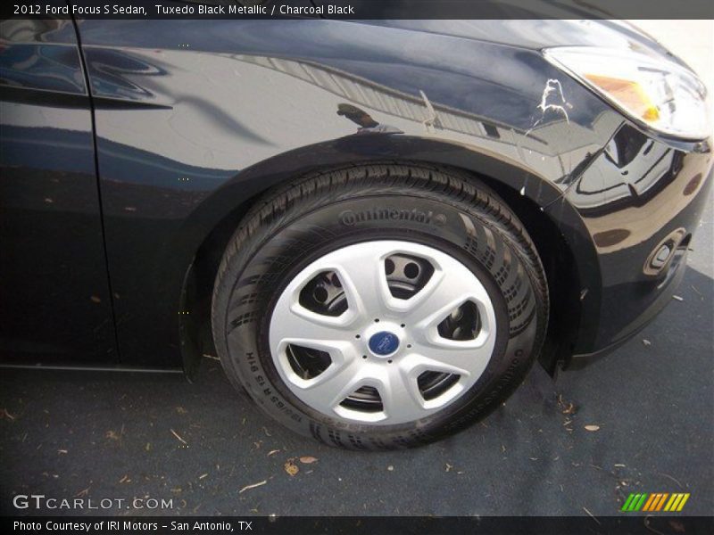 Tuxedo Black Metallic / Charcoal Black 2012 Ford Focus S Sedan