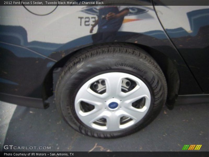 Tuxedo Black Metallic / Charcoal Black 2012 Ford Focus S Sedan