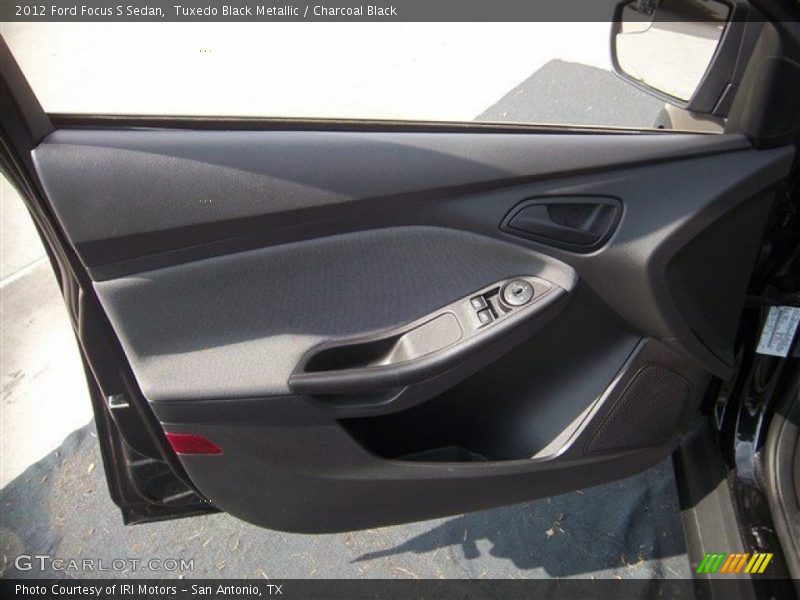 Tuxedo Black Metallic / Charcoal Black 2012 Ford Focus S Sedan