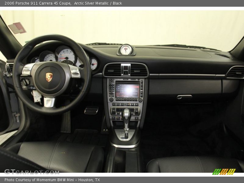 Dashboard of 2006 911 Carrera 4S Coupe