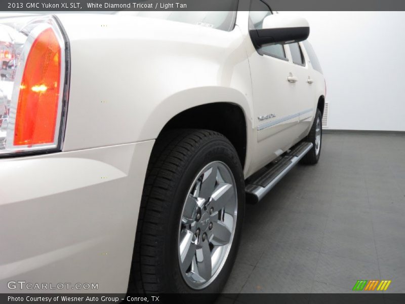 White Diamond Tricoat / Light Tan 2013 GMC Yukon XL SLT