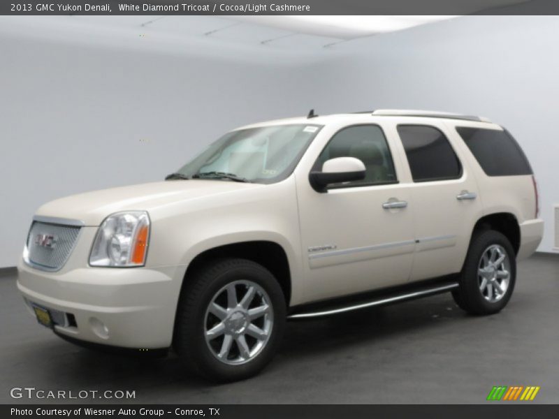 White Diamond Tricoat / Cocoa/Light Cashmere 2013 GMC Yukon Denali