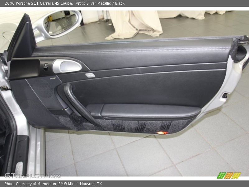 Door Panel of 2006 911 Carrera 4S Coupe