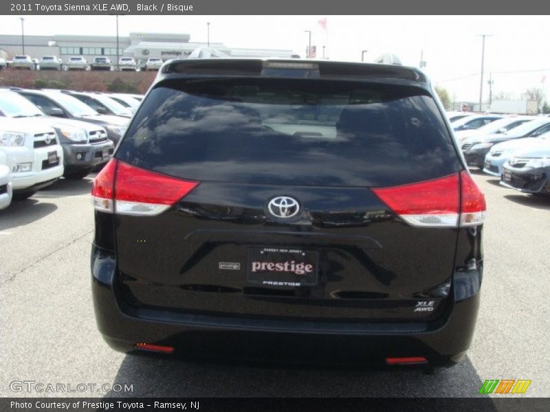 Black / Bisque 2011 Toyota Sienna XLE AWD