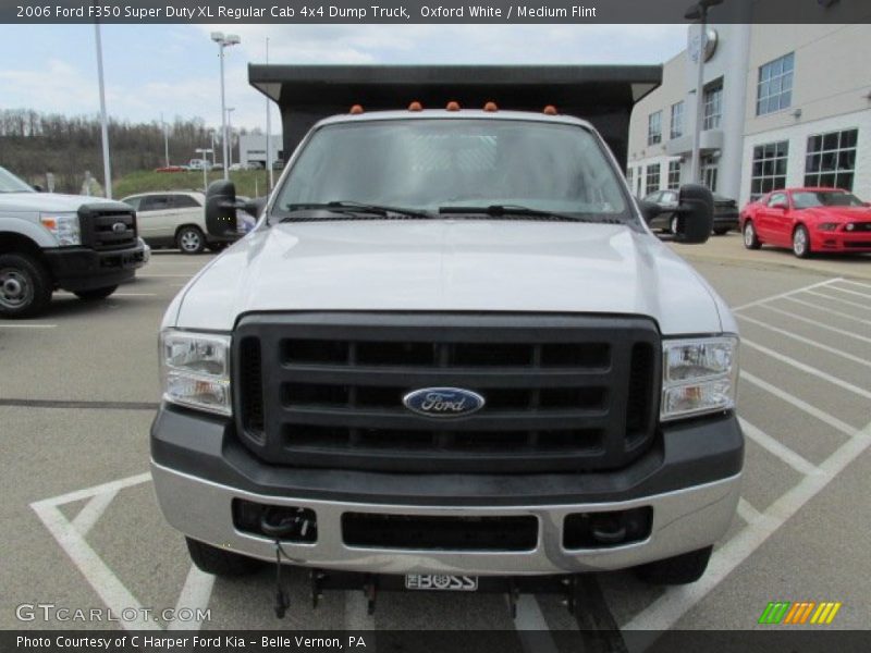 Oxford White / Medium Flint 2006 Ford F350 Super Duty XL Regular Cab 4x4 Dump Truck