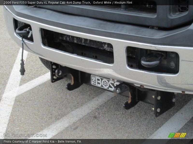 Oxford White / Medium Flint 2006 Ford F350 Super Duty XL Regular Cab 4x4 Dump Truck