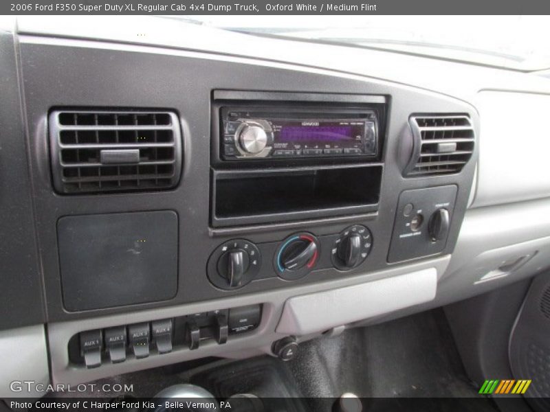 Oxford White / Medium Flint 2006 Ford F350 Super Duty XL Regular Cab 4x4 Dump Truck
