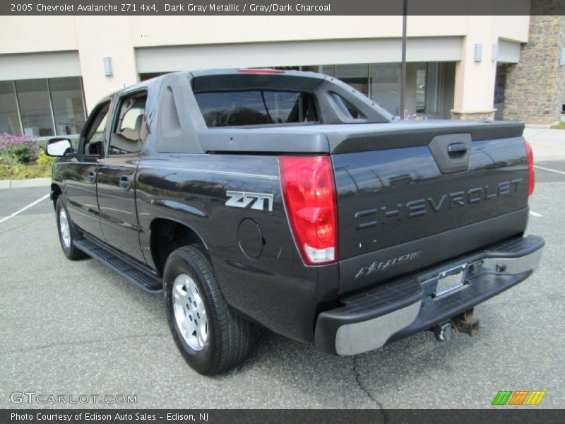 Dark Gray Metallic / Gray/Dark Charcoal 2005 Chevrolet Avalanche Z71 4x4