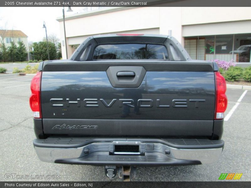 Dark Gray Metallic / Gray/Dark Charcoal 2005 Chevrolet Avalanche Z71 4x4