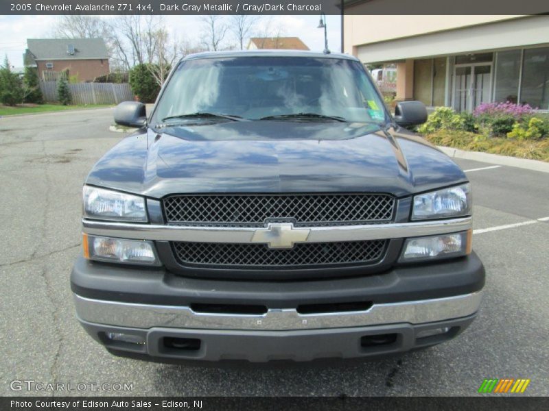 Dark Gray Metallic / Gray/Dark Charcoal 2005 Chevrolet Avalanche Z71 4x4