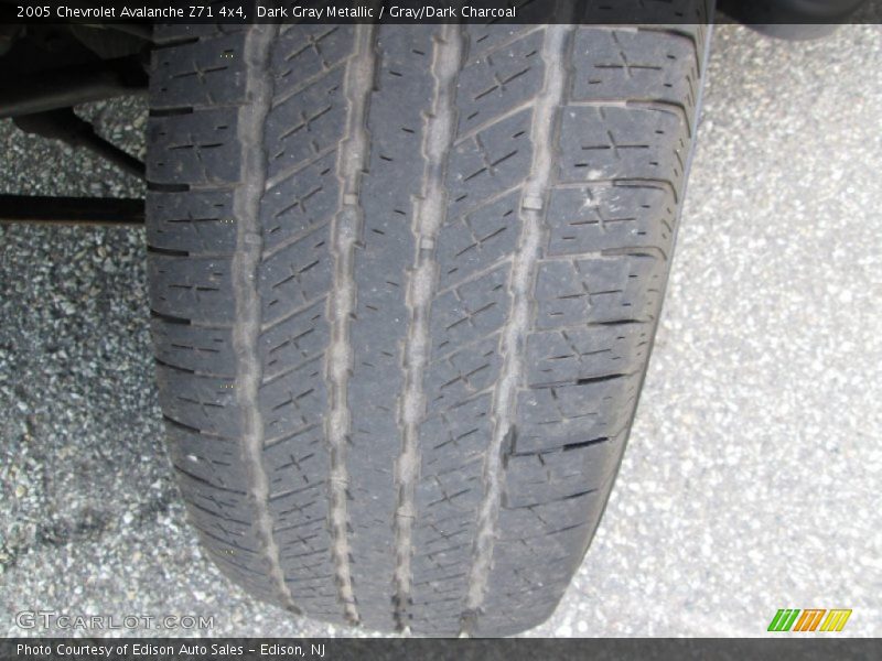 Dark Gray Metallic / Gray/Dark Charcoal 2005 Chevrolet Avalanche Z71 4x4