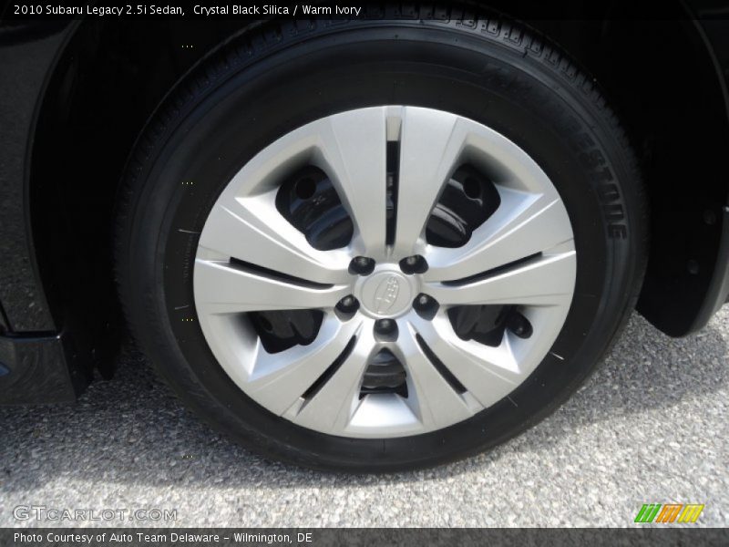 Crystal Black Silica / Warm Ivory 2010 Subaru Legacy 2.5i Sedan