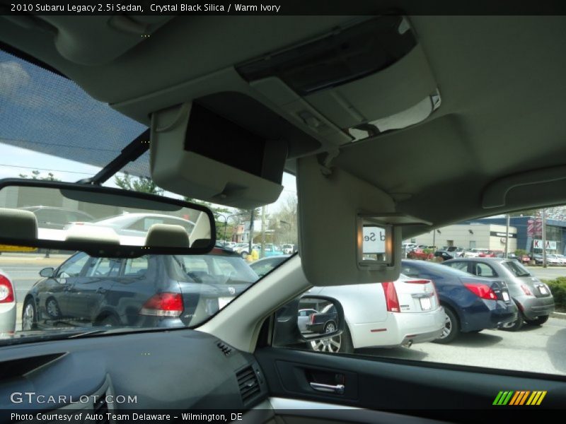 Crystal Black Silica / Warm Ivory 2010 Subaru Legacy 2.5i Sedan