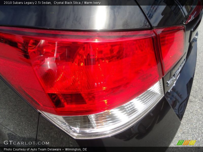 Crystal Black Silica / Warm Ivory 2010 Subaru Legacy 2.5i Sedan