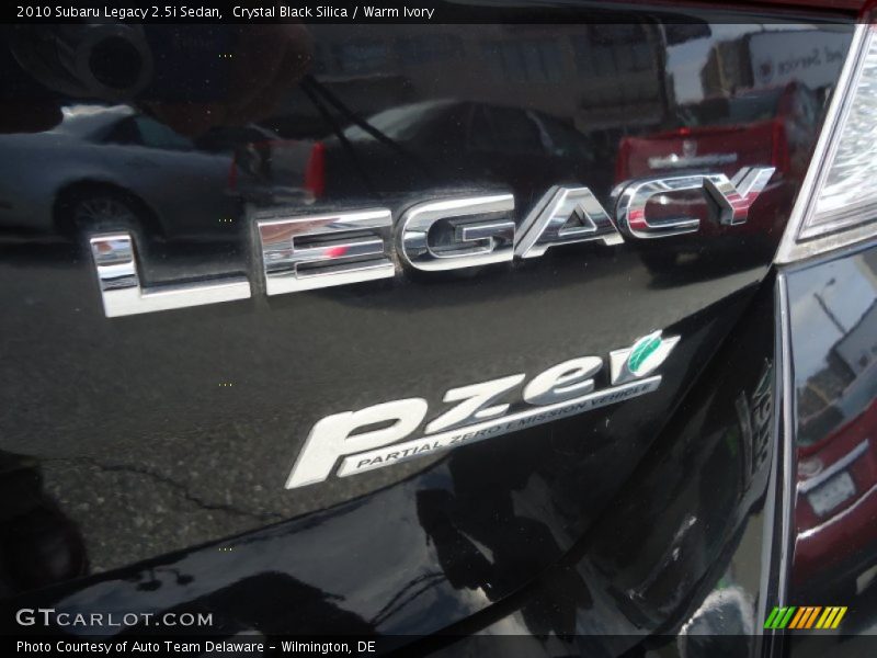 Crystal Black Silica / Warm Ivory 2010 Subaru Legacy 2.5i Sedan