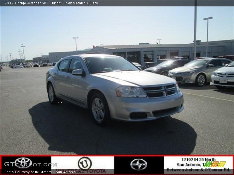 Bright Silver Metallic / Black 2012 Dodge Avenger SXT