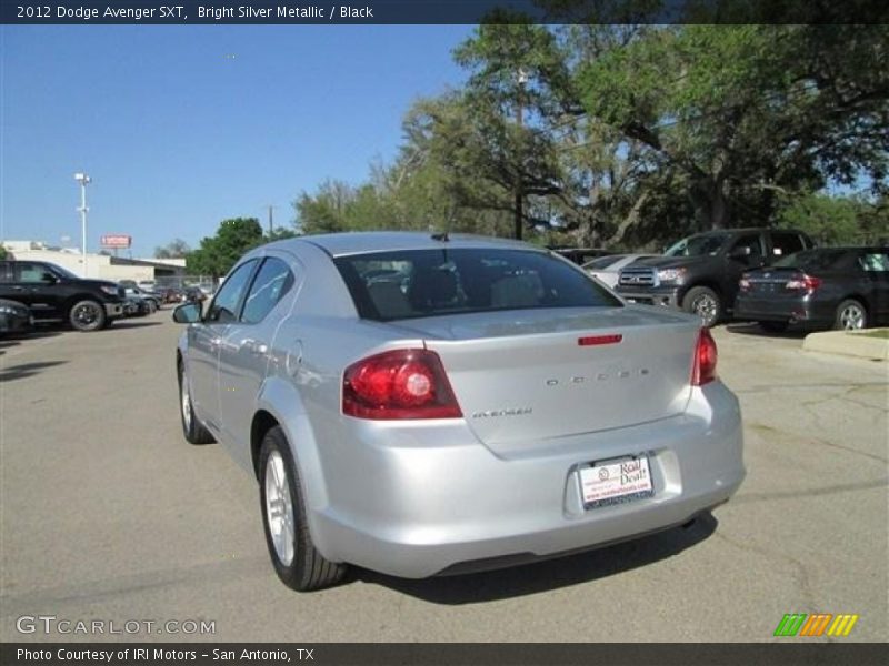Bright Silver Metallic / Black 2012 Dodge Avenger SXT