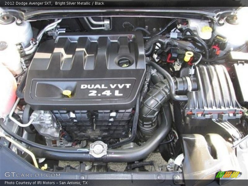 Bright Silver Metallic / Black 2012 Dodge Avenger SXT