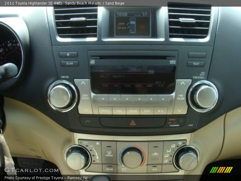 Sandy Beach Metallic / Sand Beige 2011 Toyota Highlander SE 4WD