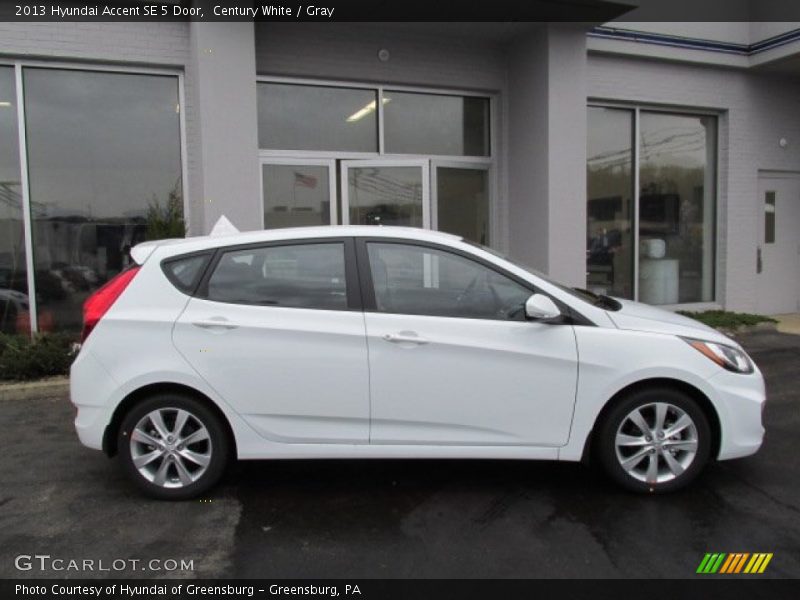 Century White / Gray 2013 Hyundai Accent SE 5 Door