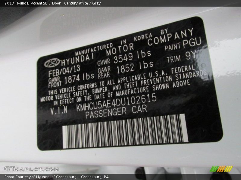 Century White / Gray 2013 Hyundai Accent SE 5 Door