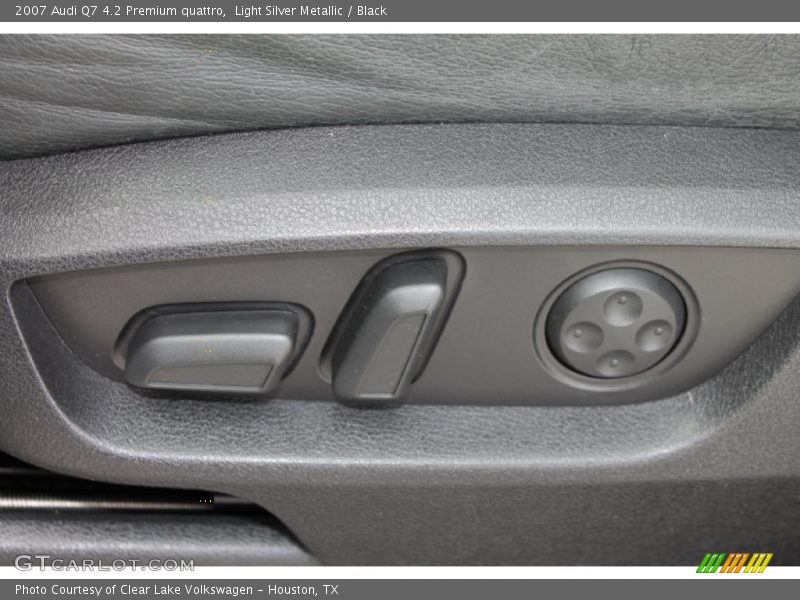 Light Silver Metallic / Black 2007 Audi Q7 4.2 Premium quattro