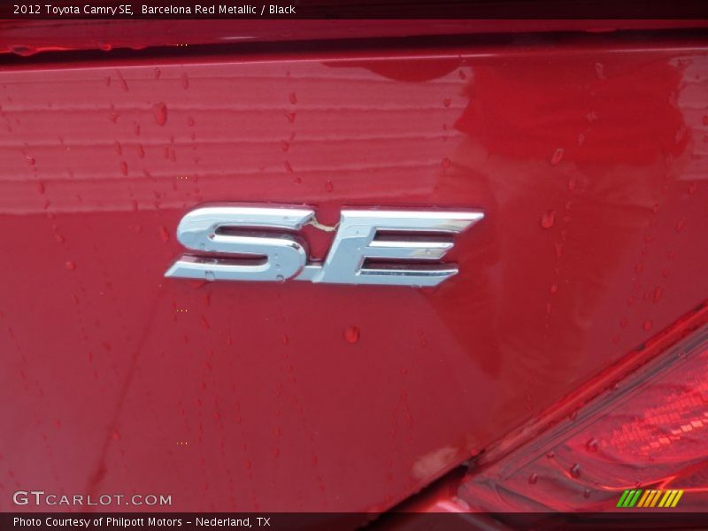 Barcelona Red Metallic / Black 2012 Toyota Camry SE