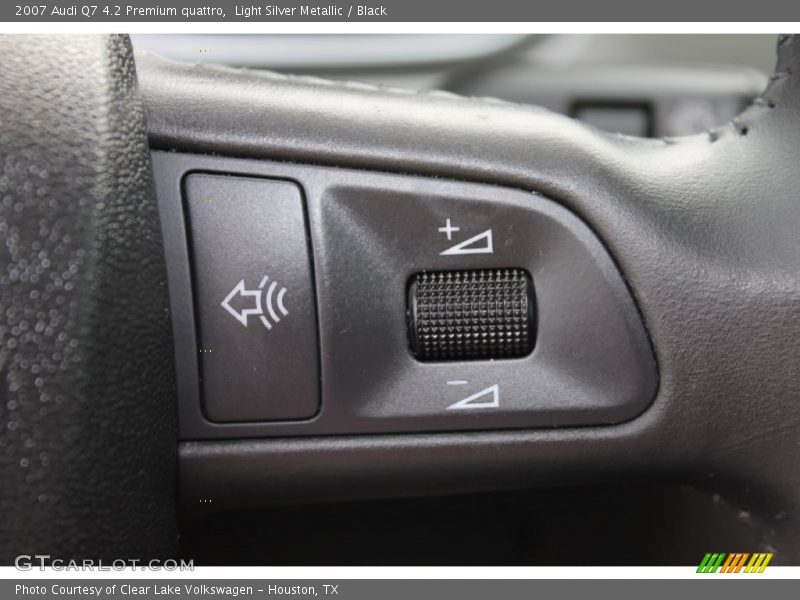 Light Silver Metallic / Black 2007 Audi Q7 4.2 Premium quattro