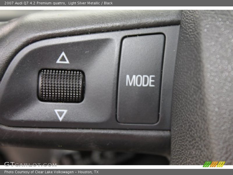 Light Silver Metallic / Black 2007 Audi Q7 4.2 Premium quattro