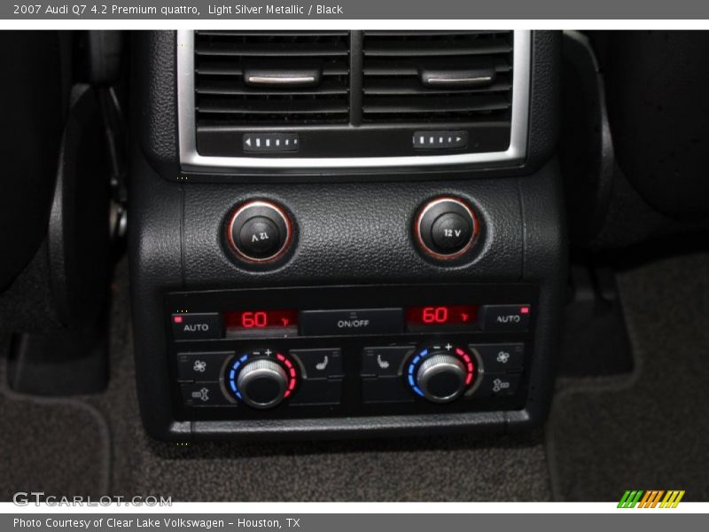 Light Silver Metallic / Black 2007 Audi Q7 4.2 Premium quattro