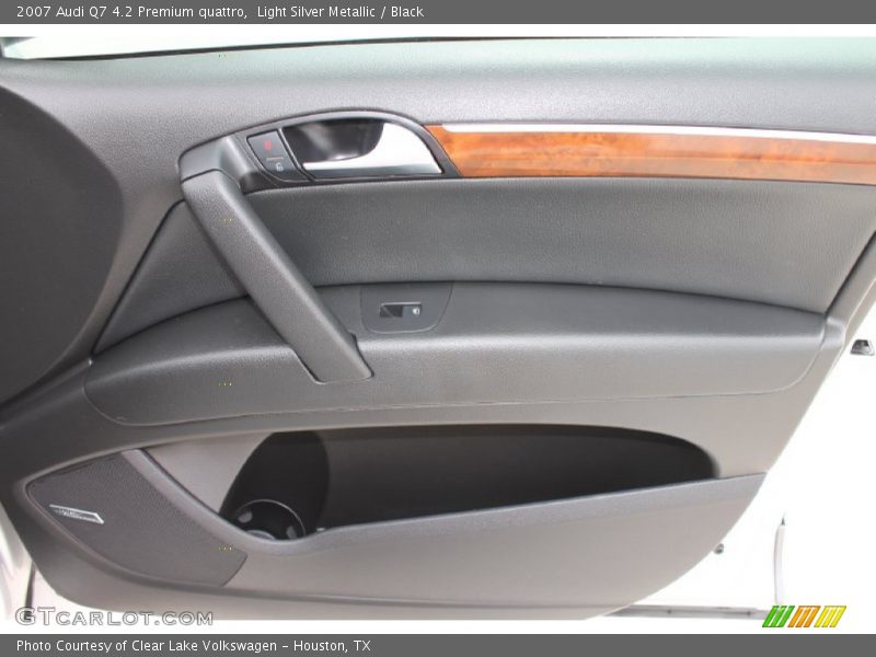 Light Silver Metallic / Black 2007 Audi Q7 4.2 Premium quattro