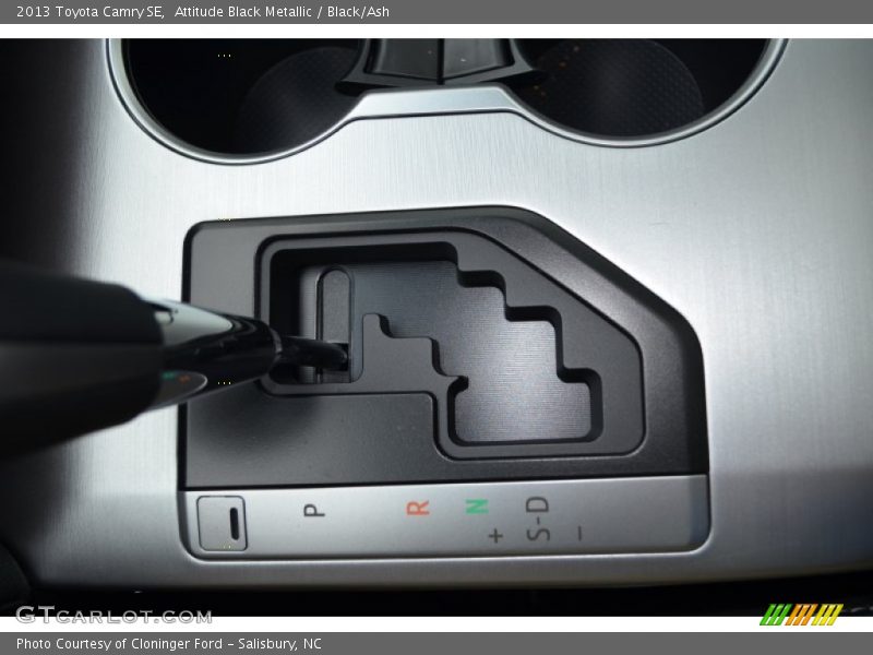 Attitude Black Metallic / Black/Ash 2013 Toyota Camry SE