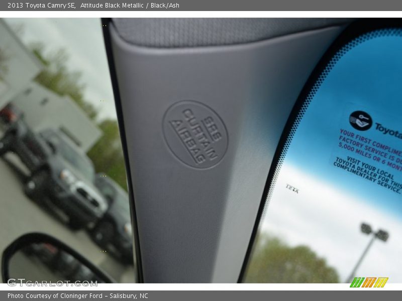 Attitude Black Metallic / Black/Ash 2013 Toyota Camry SE