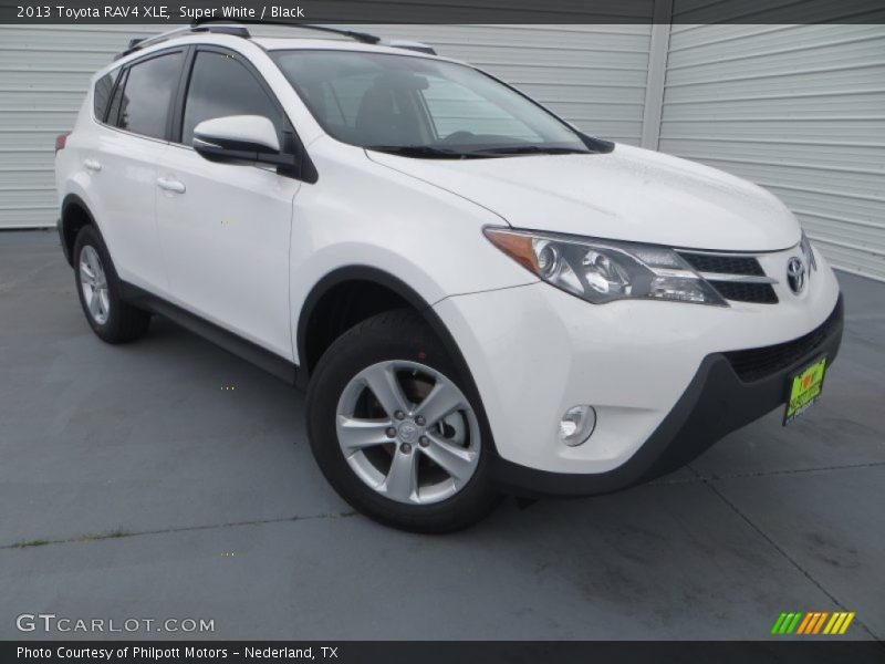 Super White / Black 2013 Toyota RAV4 XLE