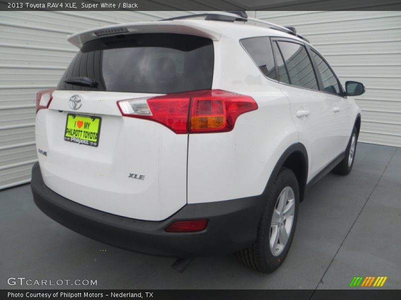 Super White / Black 2013 Toyota RAV4 XLE