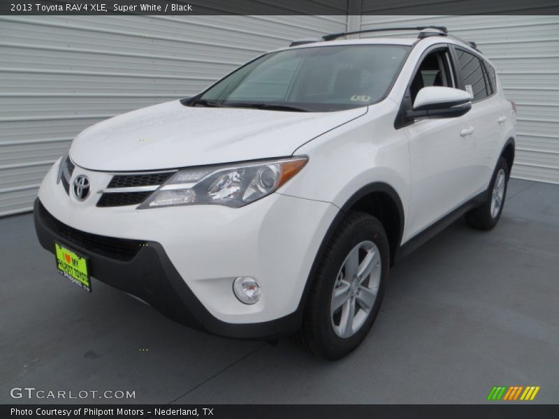 Super White / Black 2013 Toyota RAV4 XLE