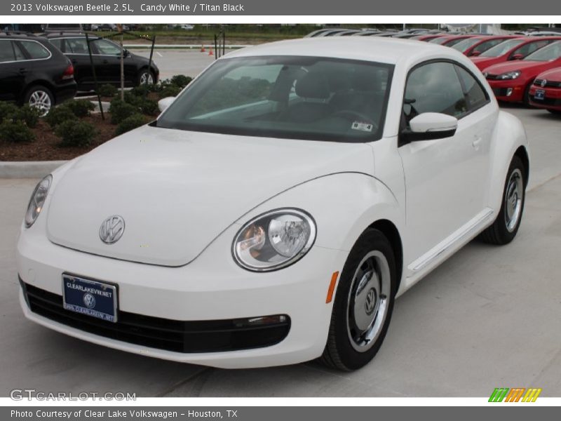 Candy White / Titan Black 2013 Volkswagen Beetle 2.5L