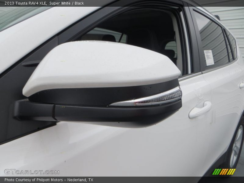 Super White / Black 2013 Toyota RAV4 XLE