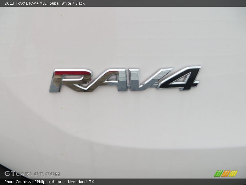 Super White / Black 2013 Toyota RAV4 XLE