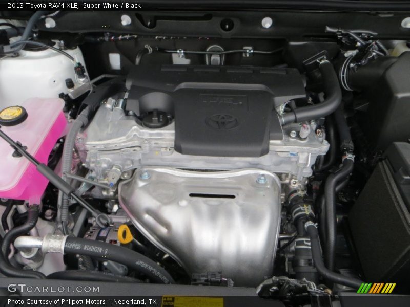 Super White / Black 2013 Toyota RAV4 XLE