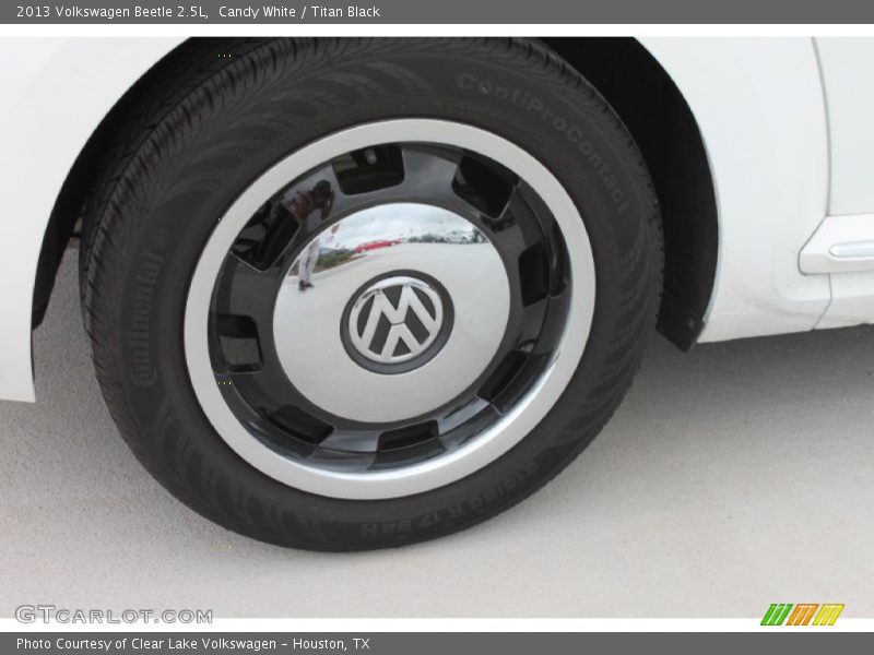 Candy White / Titan Black 2013 Volkswagen Beetle 2.5L