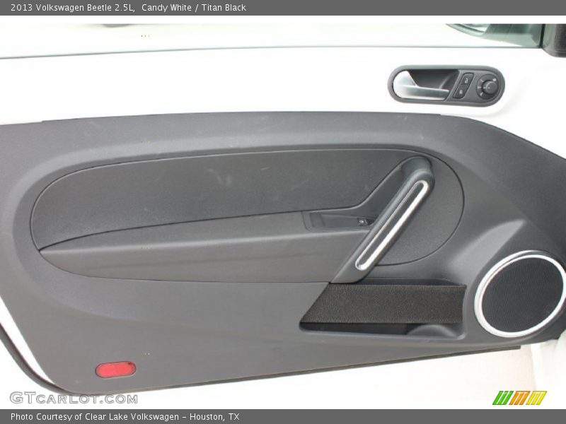 Candy White / Titan Black 2013 Volkswagen Beetle 2.5L