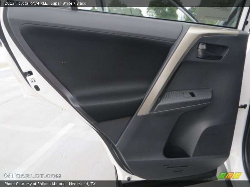 Super White / Black 2013 Toyota RAV4 XLE