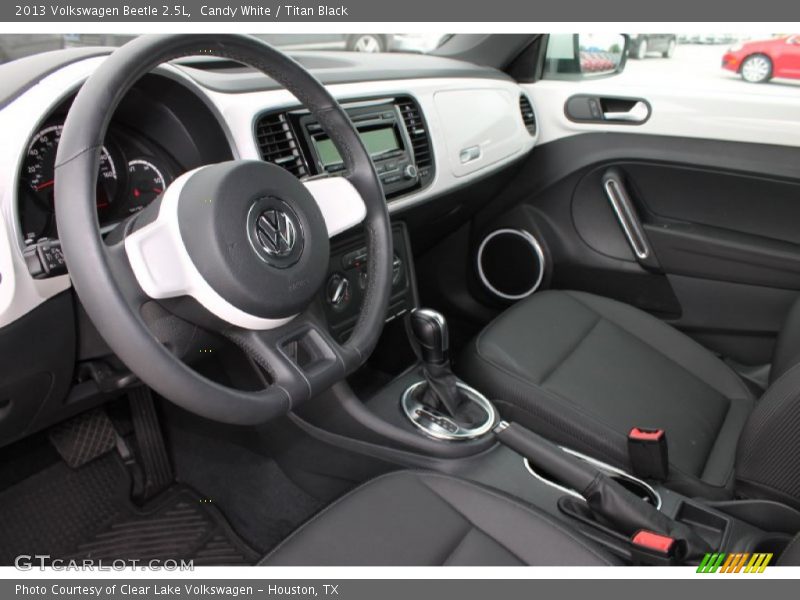 Candy White / Titan Black 2013 Volkswagen Beetle 2.5L